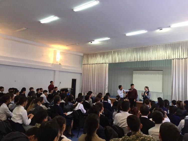 Төлеген Бақдаулет мектебіміздің жоғары сынып оқушыларына " Ішімдіктің адам ағзасына зияны" тақырыбында әңгіме жүргізді.