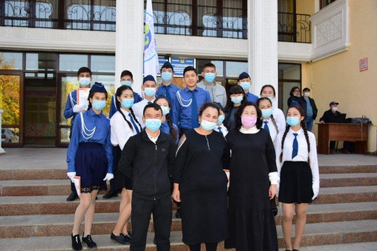 “Жас ұлан” балалар мен жасөспірімдер ұйымының рәміздік тобы