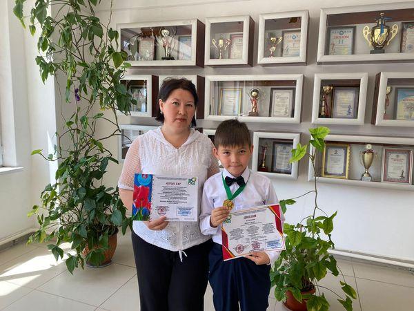 “ҒЫЛЫМДАҒЫ АЛҒАШҚЫ ҚАДАМ”